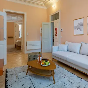 Pombaline Building W/pool By Lovelystay Apartment